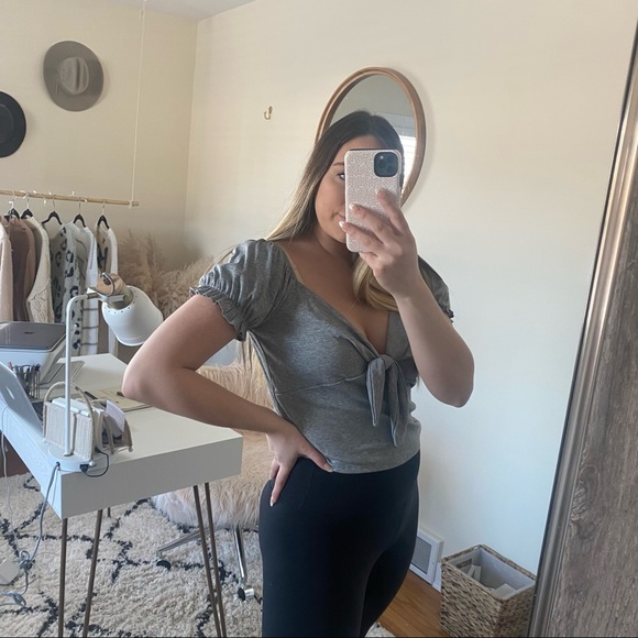 Fashion nova grey tie top - Picture 3 of 5